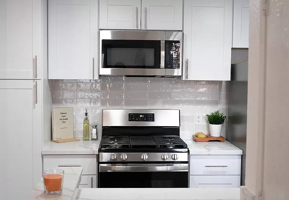 863 W San Ysidro Blvd W #9