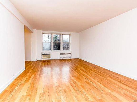 3rd image of 5730 Mosholu Ave APT 2D