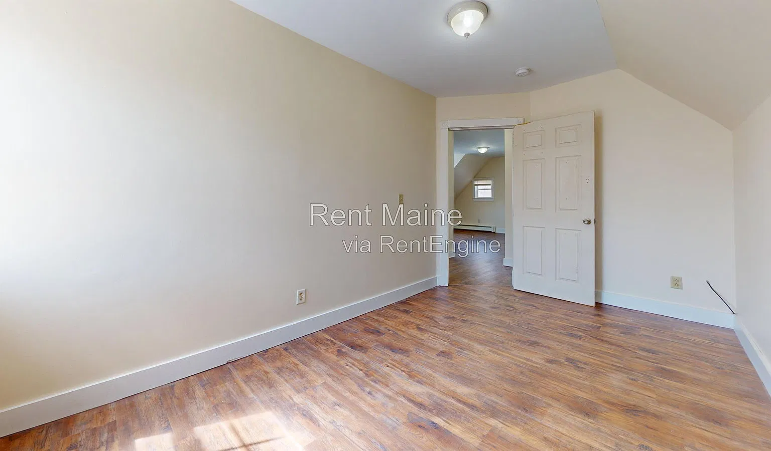 3 bed, 1.0 bath, 1066 sqft, $1,450 — Photo 2
