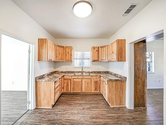 5th image of 707 SW 9th St