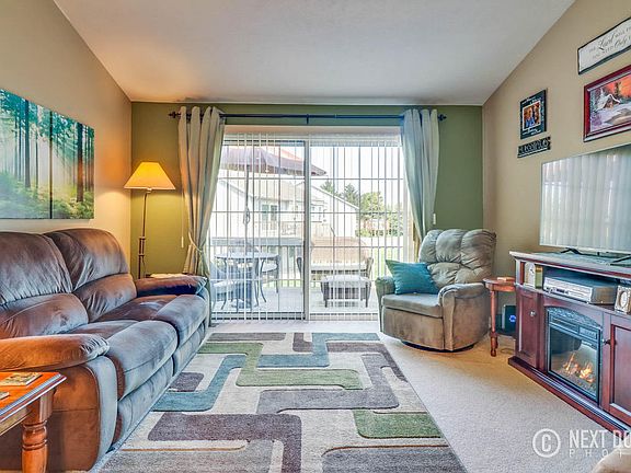 3rd image of 2940 Bentbrooke Dr