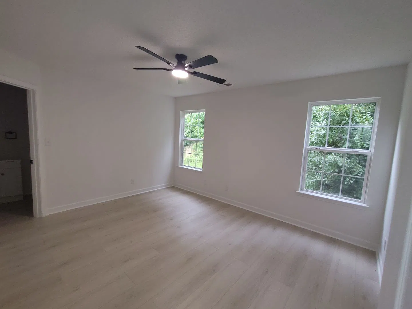 Beautiful cul-de-sac home - Lots of Upgrades — Photo 4