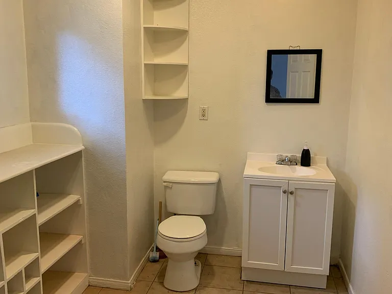 11411 Thienes Ave — Photo 9