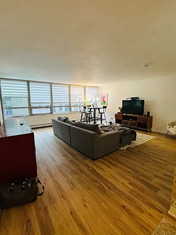 1 bed, 1050 sqft, $2,650 — Photo 2