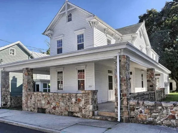 209 S Washington St, Mechanicsburg, PA 17055