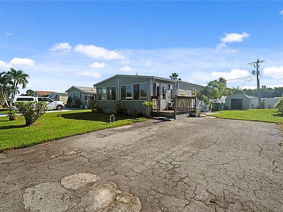 3rd image of 308 Cape Sable DR