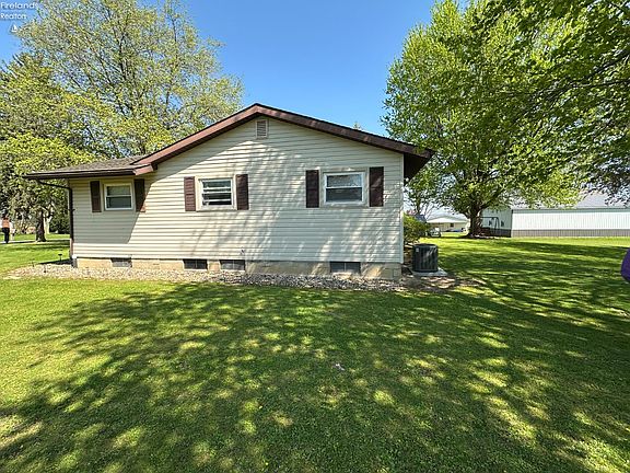4th image of 25 Brooks Ct
