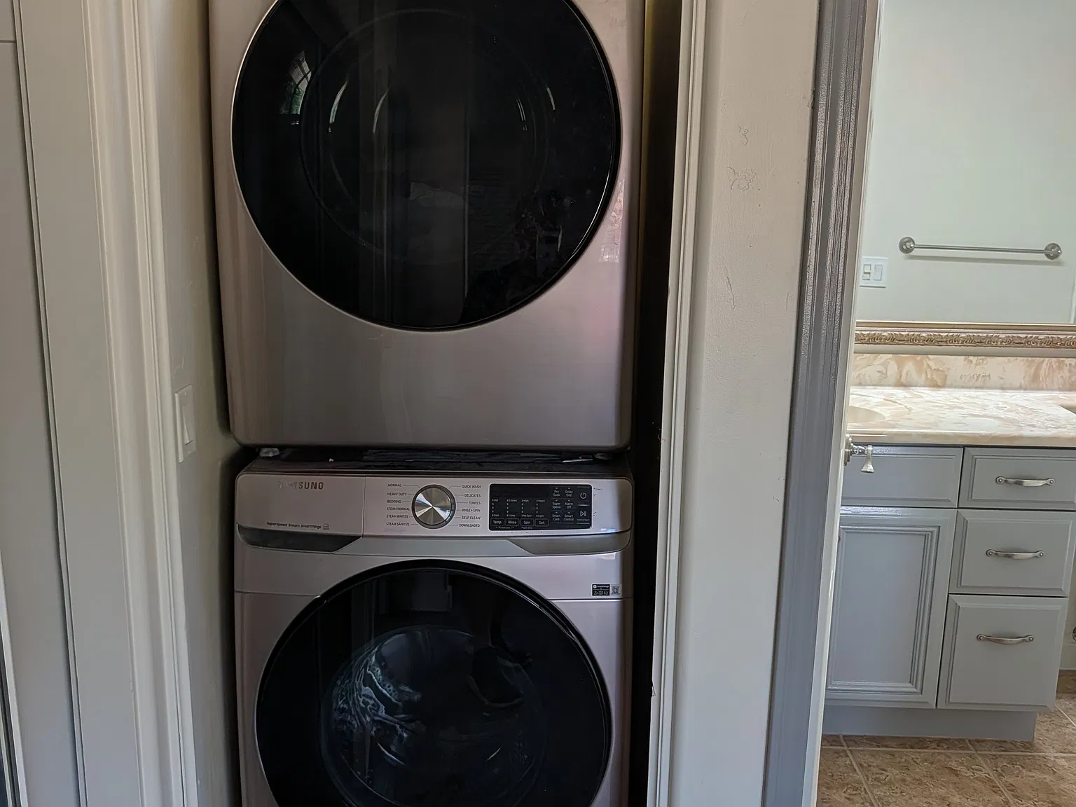 2 bed, 824 sqft, $2,400 — Photo 3