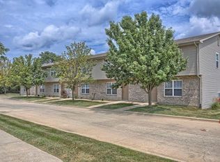 908 Berwick Dr, Champaign, IL