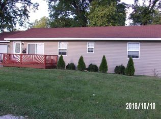 901 La Salle Dr, Cahokia, IL 62206