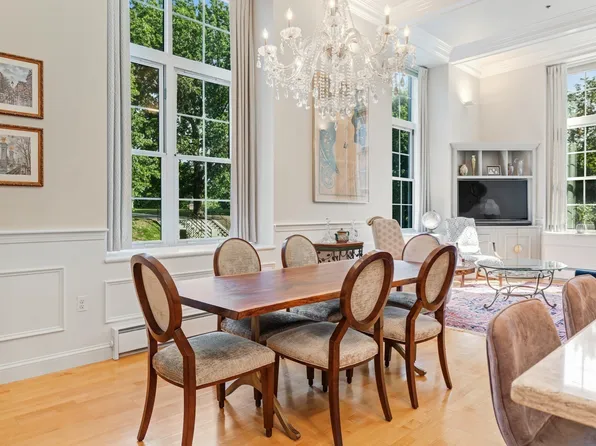 30 Monument Sq APT 207, Charlestown, MA 02129