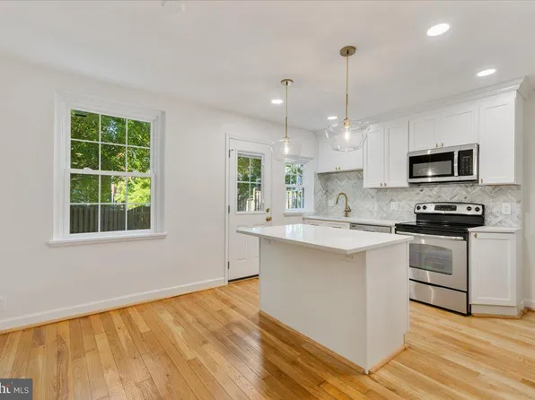 4516 34th St S, Arlington, VA 22206