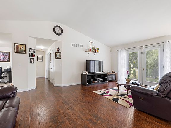3rd image of 4630 Squaw Valley Dr