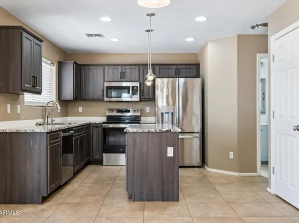 157 W DESERT VISTA Trail, San Tan Valley, AZ 85143