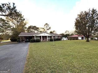 114 S 7th St, Cochran, GA 31014