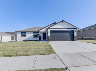 6322 W 32nd Ave, Kennewick, WA 99338