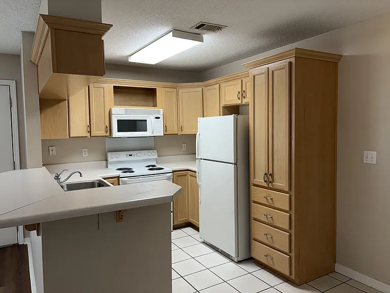 3230 Cumberland Rd #213 — Photo 4