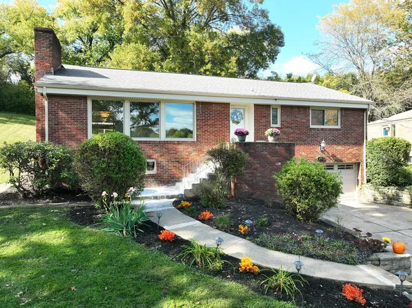 998 Lakemont Dr, Pittsburgh, PA 15243