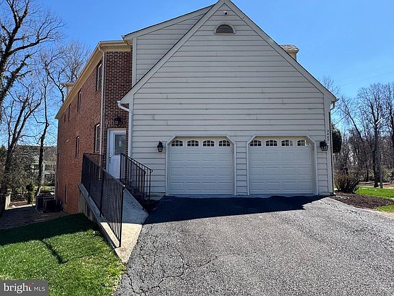 3rd image of 2407 Lellah Ct
