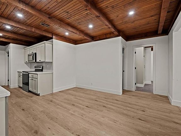 4th image of 5058 Comanche Ln