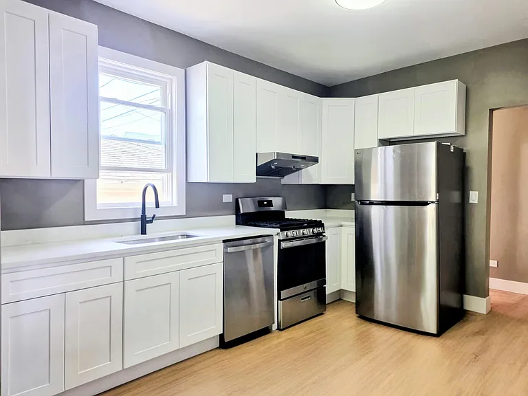 2818 S Lowe Ave #RBD — Photo 1