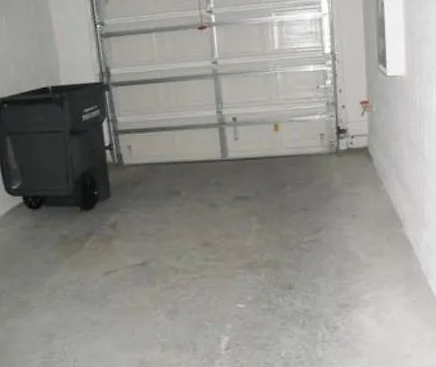 1270 Clove Dr — Photo 3