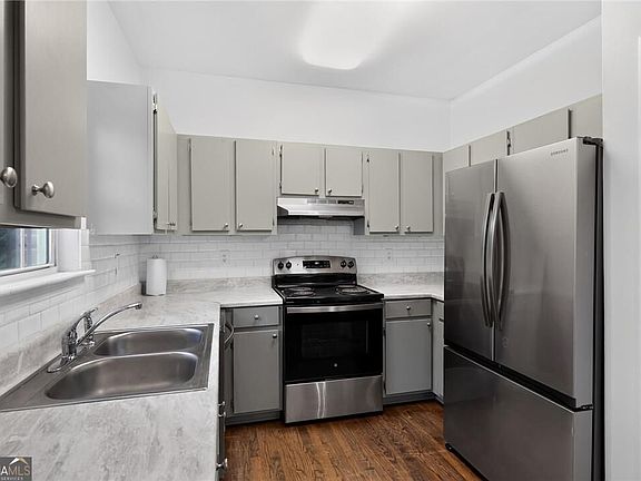 4th image of 1021 Ada Ave NW
