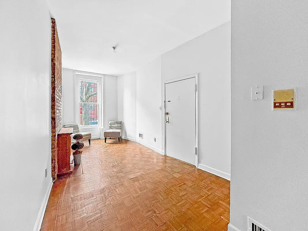 265 Saint James Place — Photo 4