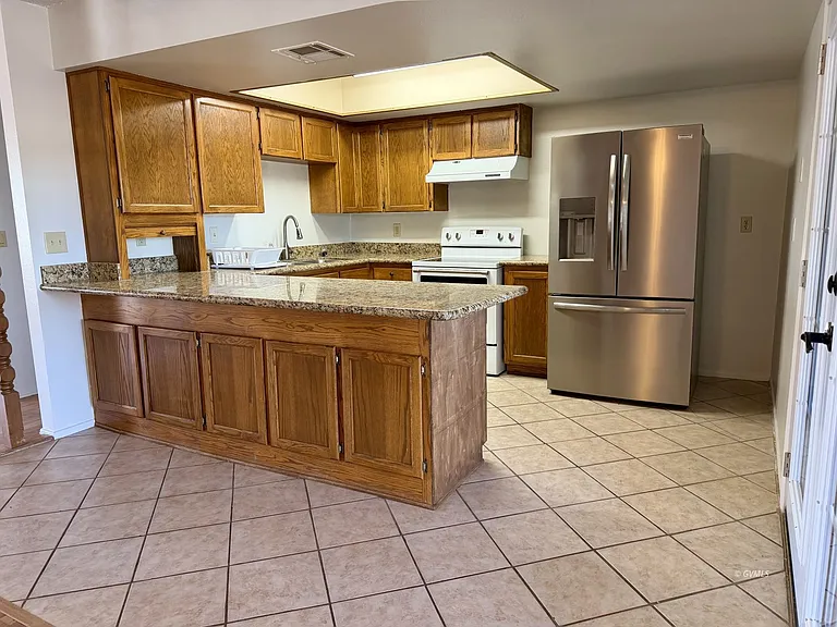 3028 S Fairway Ave — Photo 8
