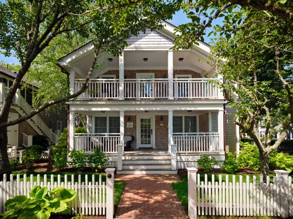 131 N Water St #62, Edgartown, MA 02539