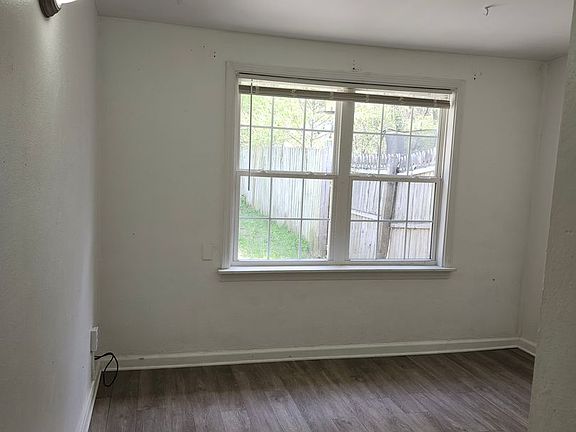 5th image of 1130 & 1132 Chippewah Dr
