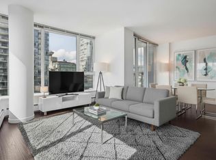689 Abbott St #808, Vancouver, BC V6B0J2