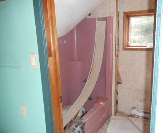 5th image of 142 Franklin Ave