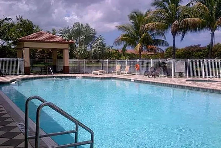 1951 Gardenia Ct — Photo 2