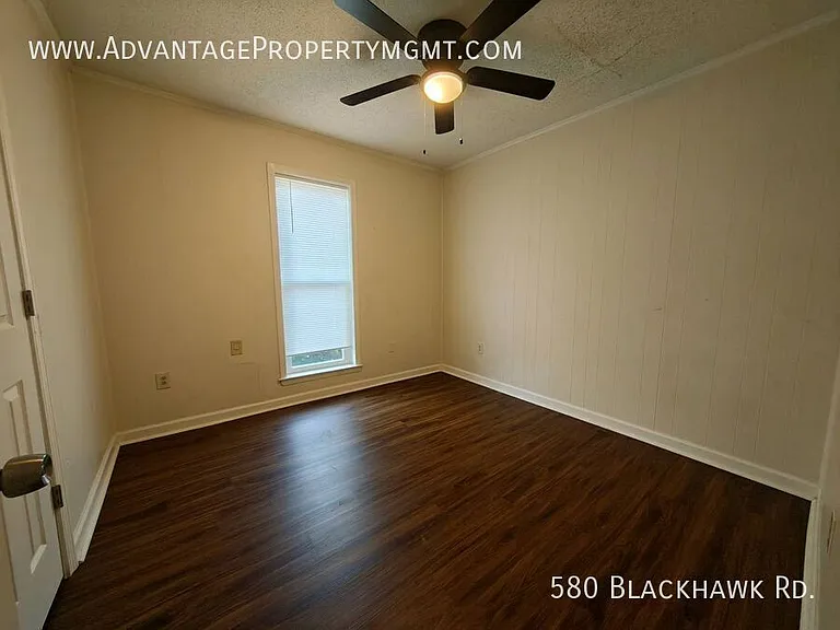 580 Blackhawk Rd — Photo 5