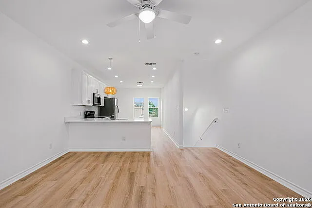 3 bed, 2.5 bath, 1180 sqft, $1,400 — Photo 3