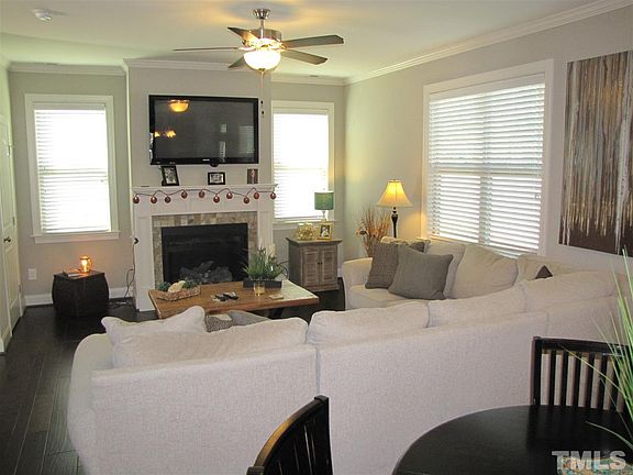 3rd image of 920 Palm Ct
