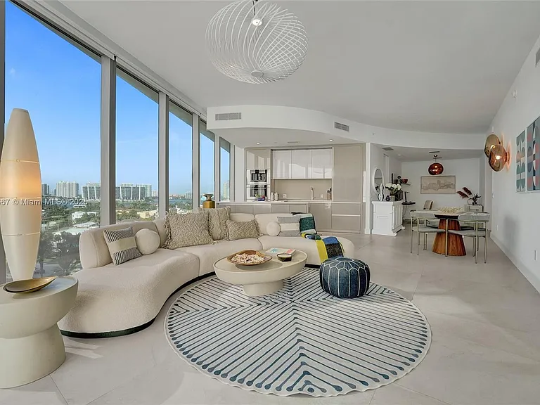 18975 SE Collins Ave #3504 — Photo 1