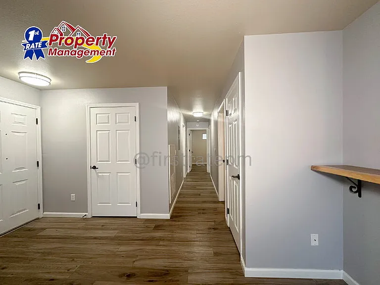 10154 W Garverdale Ln #201 — Photo 11