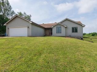 86 106th Ave, Plainwell, MI 49080