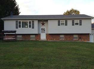 200 Helen Rd, Pataskala, OH 43062