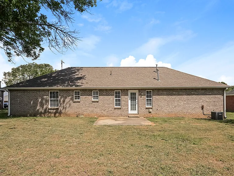 10007 Nevada Ave — Photo 16