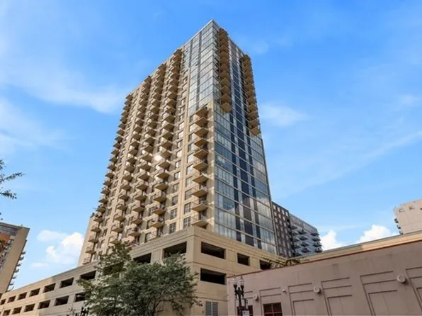 1212 N La Salle Dr APT 1609, Chicago, IL 60610