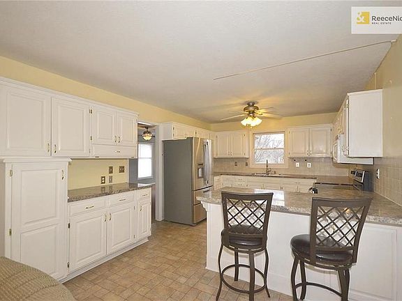 Side bar for added counter space