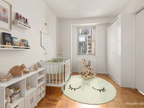 300 East 40th Street image 3 of 16