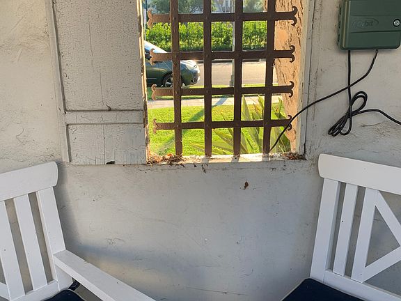 4th image of 114 N Elm Dr