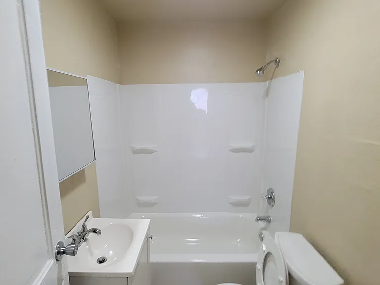 447 N Dearborn St — Photo 5