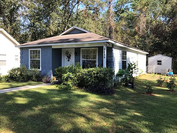 2nd image of 2429 Chateau Ln
