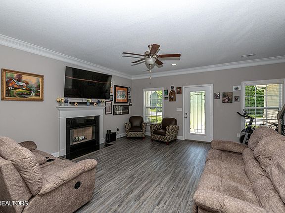 3rd image of 2942 Dominion Dr