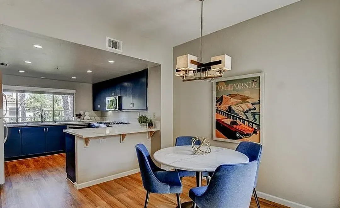 2 bed, 1434 sqft, $4,200 — Photo 4